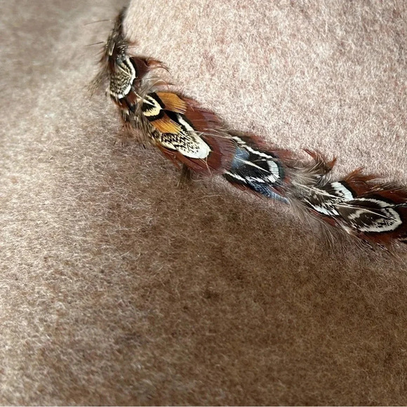 Tan/ brown fall,winter, summer women’s hat size medium - Picture 4 of 6